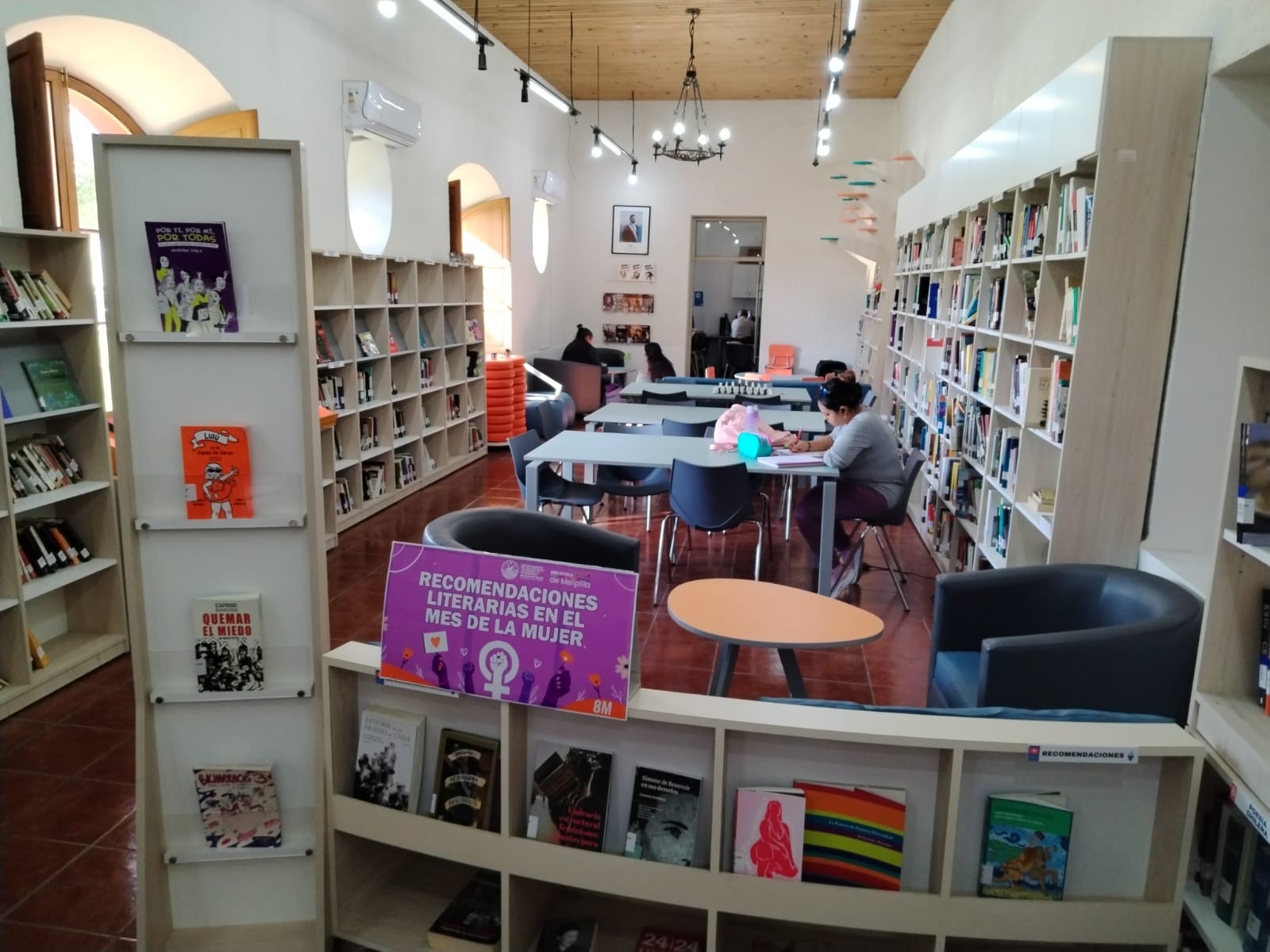 Biblioteca Pública de Melipilla se adjudica 12 millones de pesos para adquirir más libros