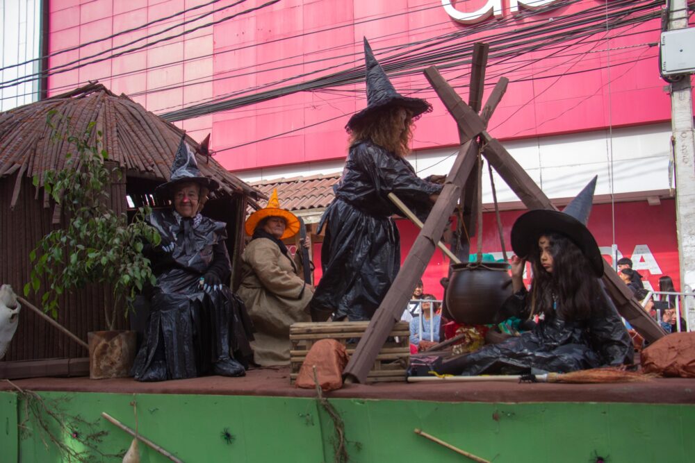 Aniversario 282: Melipilla se deleita con el tradicional carnaval de Carros Alegóricos