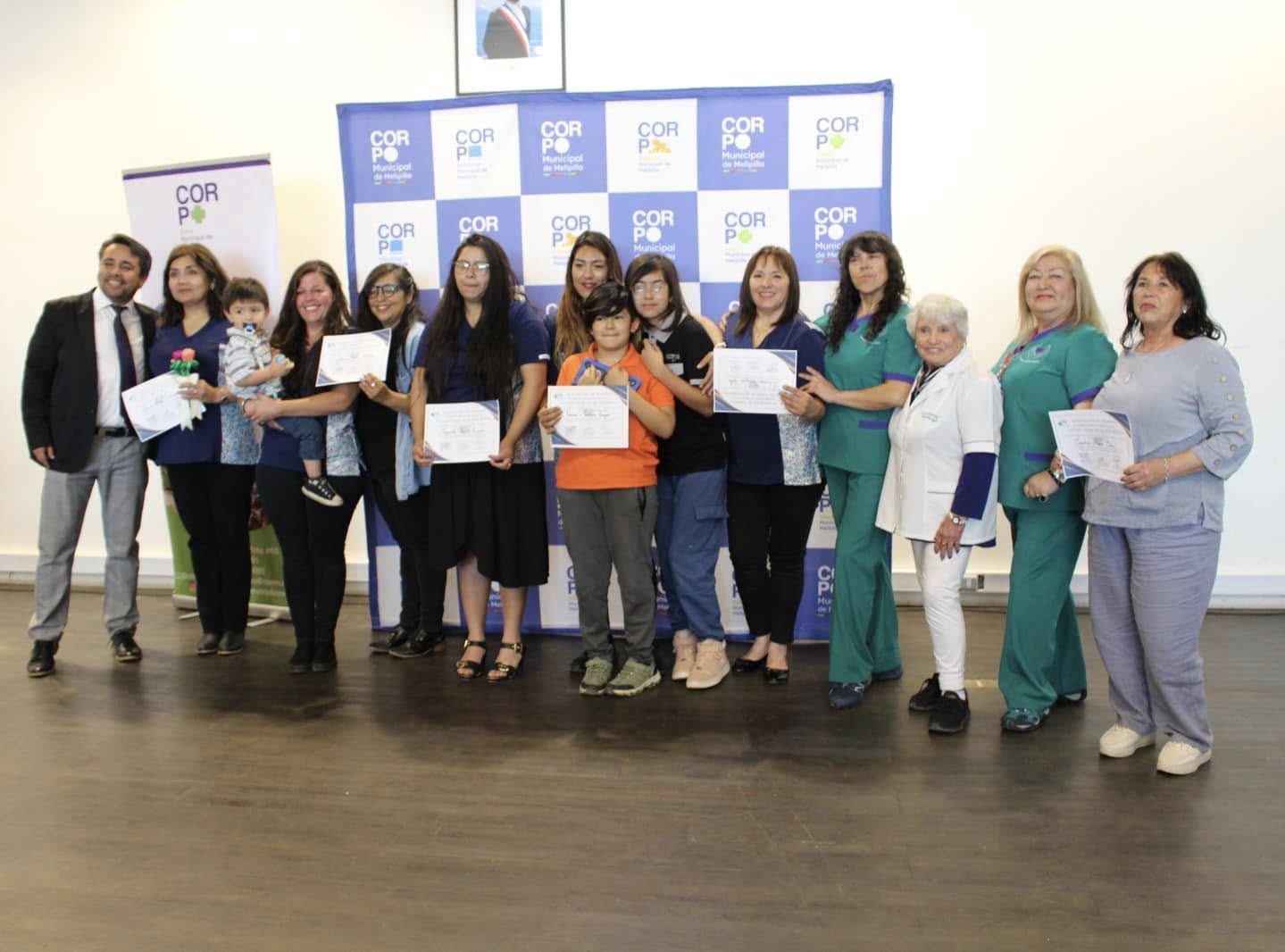 Usuarias de la atención primaria de Melipilla se capacitan como monitoras de Salud y Masoterapia