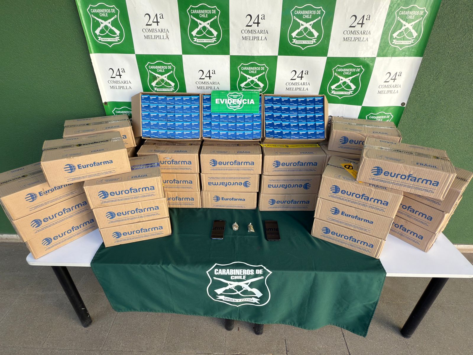 Carabineros de Melipilla decomisa más de mil frascos de jarabe para la tos sujeto a control de la Ley de Drogas