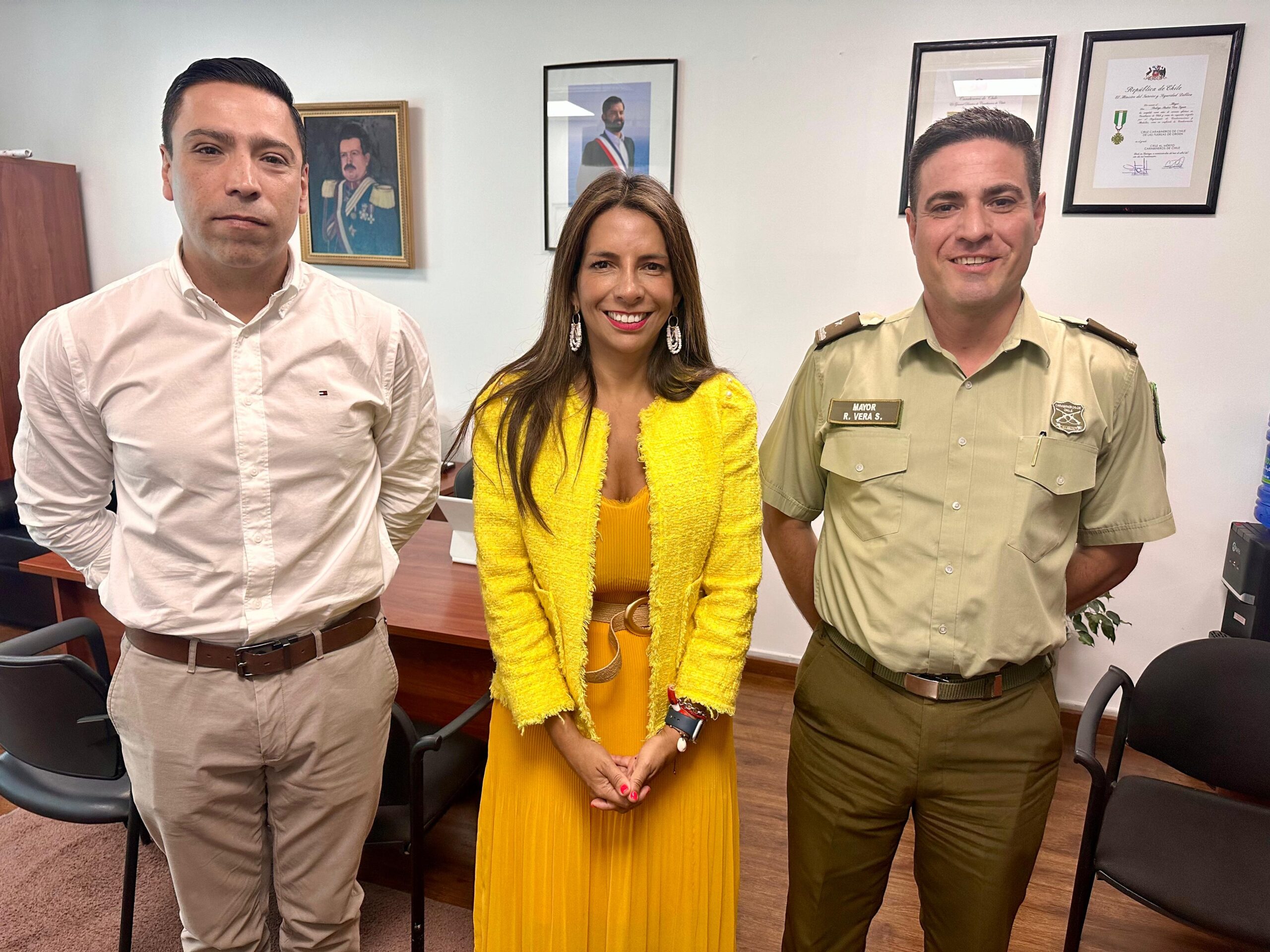 Alcaldesa Gárate y Carabineros coordinan trabajo preventivo en el marco de las actividades de fin de año