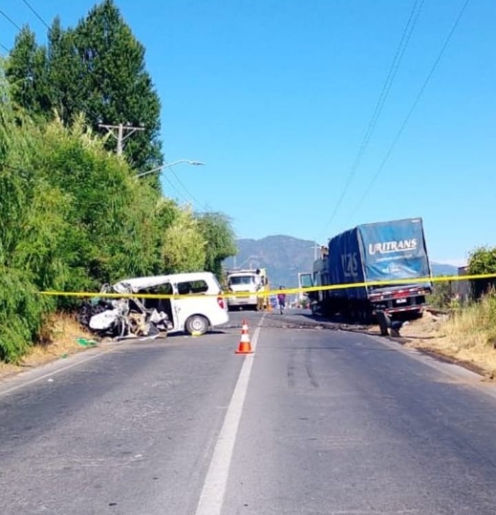 Un fallecido y 11 heridos deja accidente de tránsito en la Ruta de la Fruta