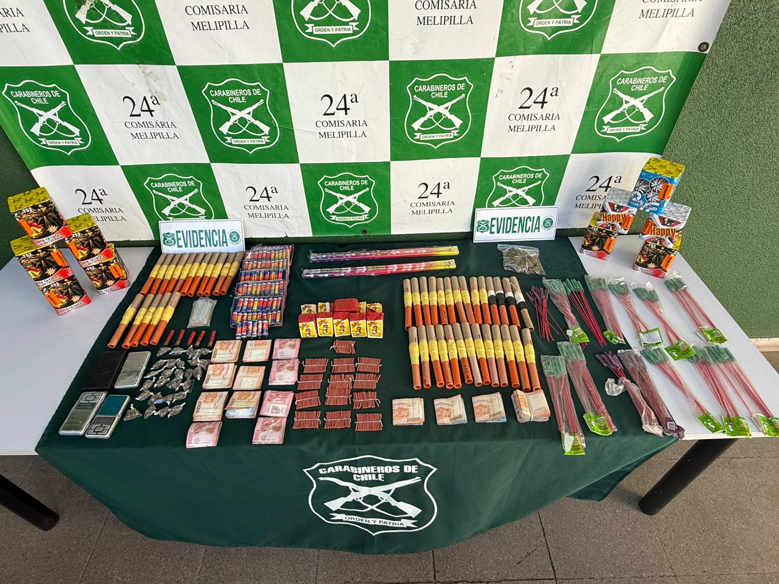 Dos detenidos en importante decomiso de fuegos artificiales