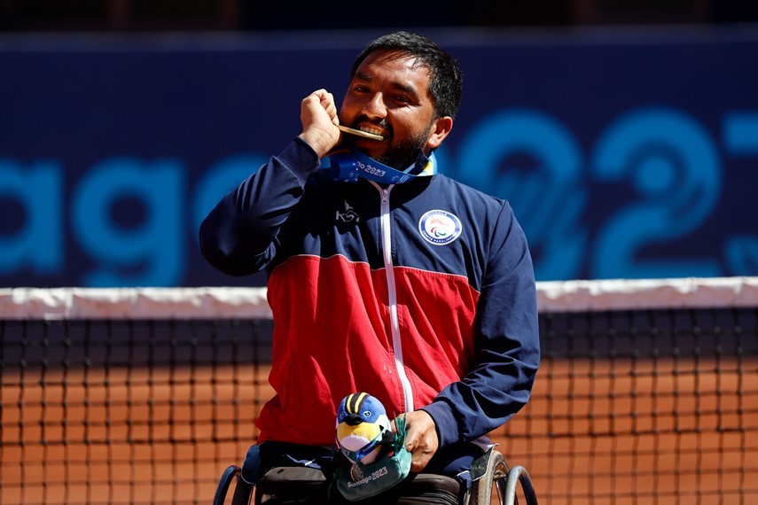 Francisco Cayulef campeón en dobles
