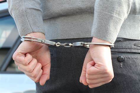 Condenan a padre a 18 años de cárcel por violar y abusar de su hijo menor de edad