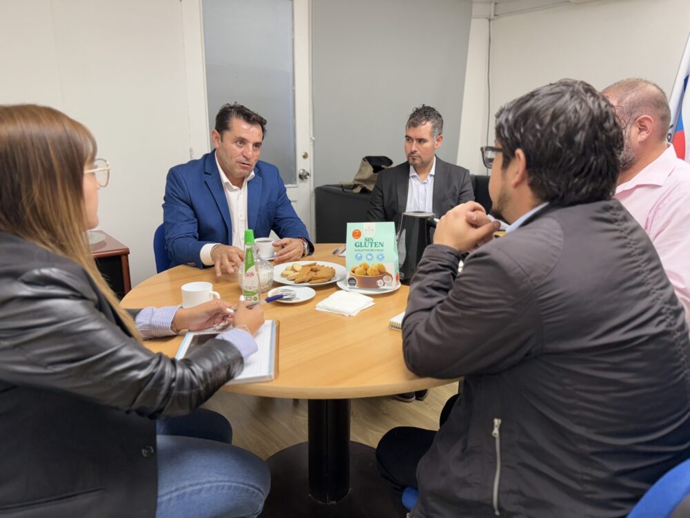 Delegado  Alarcón sostiene reunión de trabajo con alcalde de San Pedro
