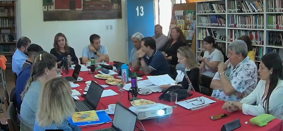 Concejales de El Monte denuncian abuso de horas extras que benefician a los directivos de la municipalidad. Recurrirán a la contraloría y solicitarán una auditoría a las cuentas.