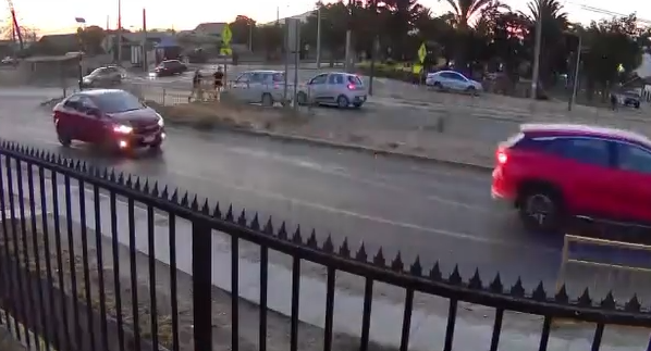 Video muestra temeraria acción que casi termina con atropello en cruce peatonal de Bollenar