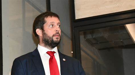 “Evelyn Matthei es un Piñera 3.0”: Diputado Irarrázaval tras última encuesta CADEM