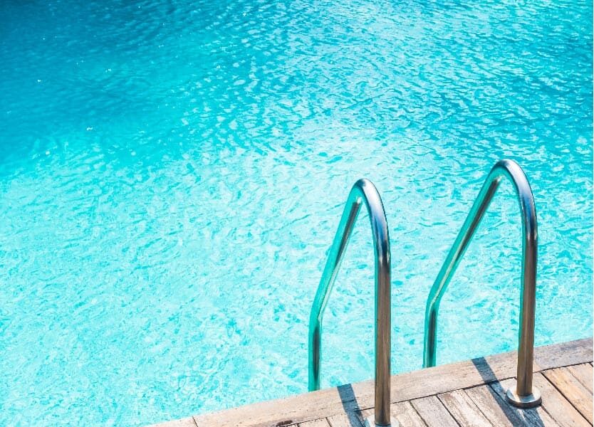 Niño de 5 años fallece ahogado en piscina familiar