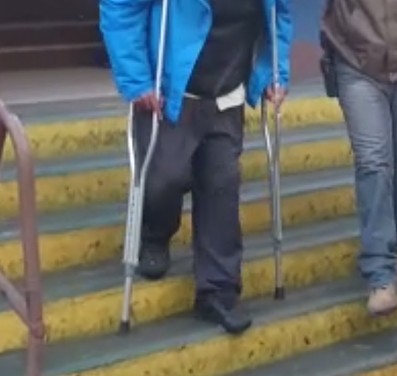 Ladrón que usaba muletas es capturado y sentenciado a 5 años tras robo a adulto mayor