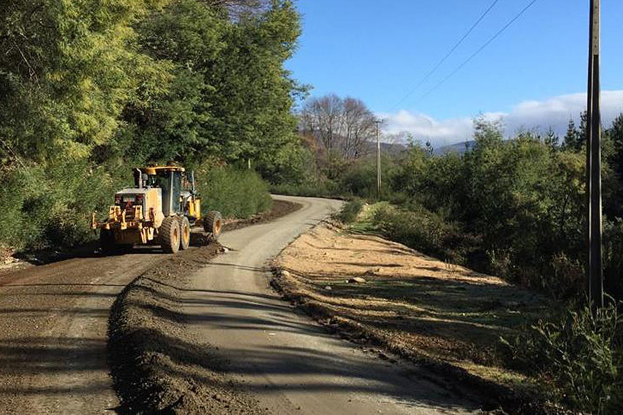Alcaldesa Gárate aclara dudas respecto a quién corresponde la conservación de caminos rurales
