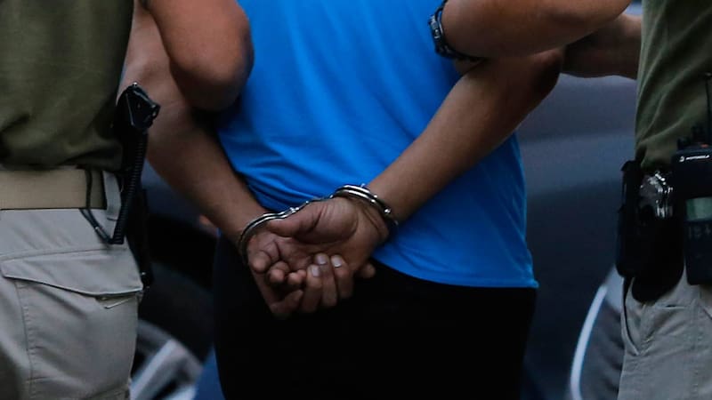 Operativo policial en Cartagena, un detenido por tráfico de drogas y porte de armas
