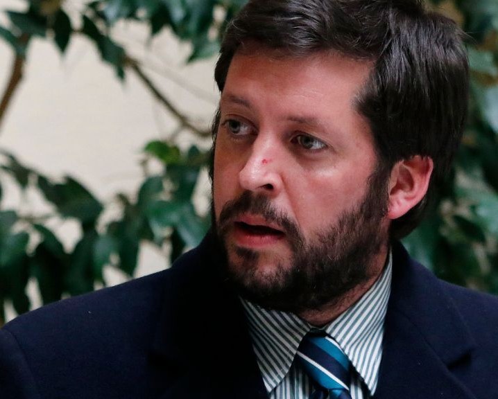Diputado Irarrázabal se reunió con la directora de Salud Occidente para expresar su preocupación por la falta de ambulancias en la comuna