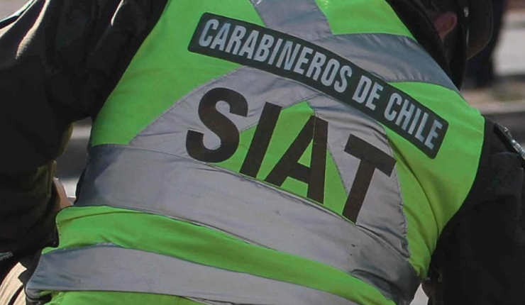 Accidente fatal en Peñaflor: choque entre motocicleta y automóvil deja un fallecido y otra persona en riesgo vital