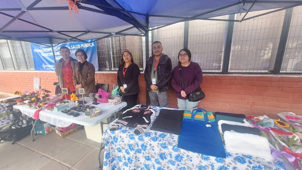Realizan feria por el día de la madre en frontis del hospital