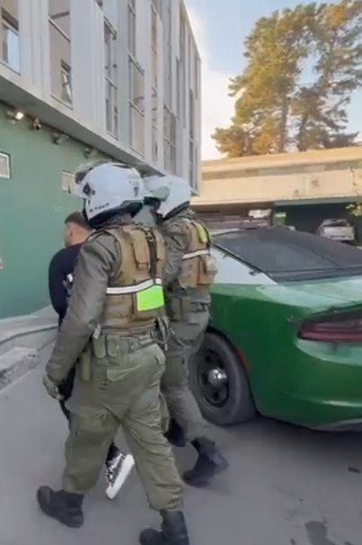 Detienen a hombre por uso de fuegos pirotécnicos en funeral en Malloco