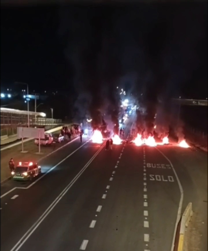 Manifestaciones en San Pedro y Las Cabras por cobro excesivo del TAG en Ruta de la Fruta
