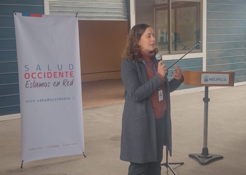 Directora de Servicio Metropolitano Occidente se reunió con usuarios del Cesfam San Manuel