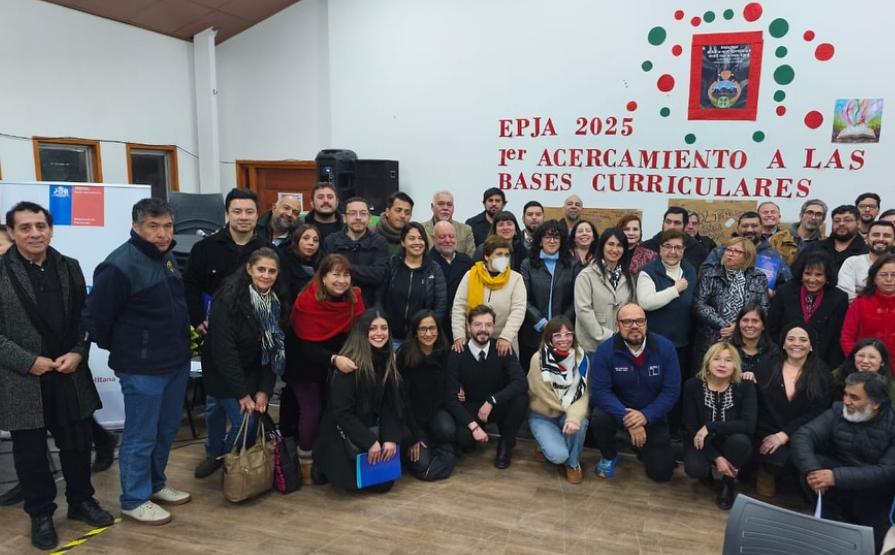 Docentes de Melipilla participaron en jornada provincial para fortalecer la educación de personas jóvenes y adultas
