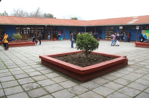 Incidente con arma de fogueo en el Liceo Bicentenario de Isla de Maipo movilizó a la PDI