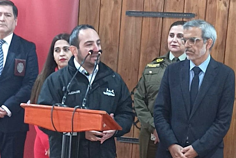 Ministro Luis Cordero visitó Talagante para reforzar agenda de seguridad y recorrer nueva sala multipropósito