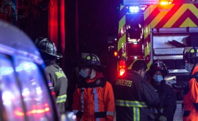 Incendio reduce a cenizas vivienda de material ligero en San Pedro