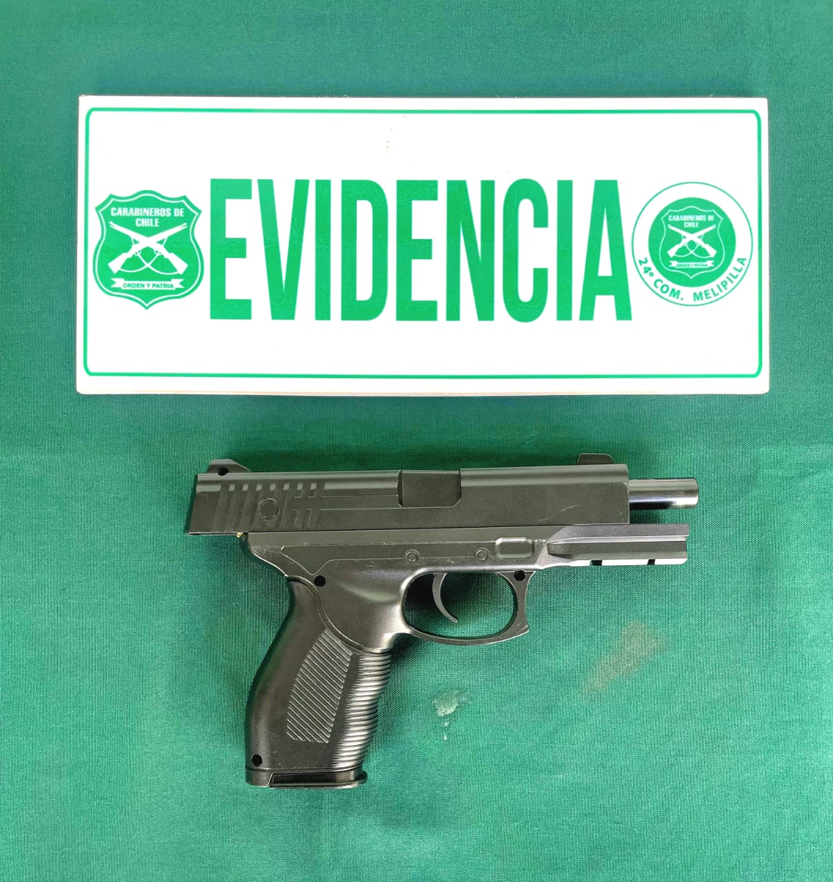 Detienen a sujeto que intentó asaltar local Caja Vecina con pistola de plástico