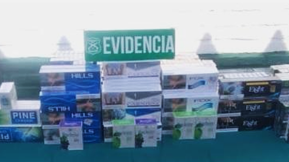 Fiscalización en feria libre de El Tabo termina con decomiso de más de dos mil cajetillas de cigarrillos