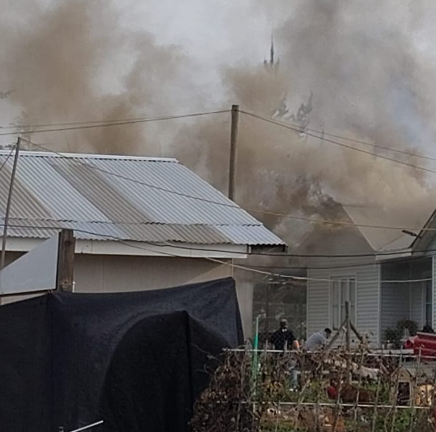 Incendio de bodega en Culiprán moviliza a Bomberos de Melipilla
