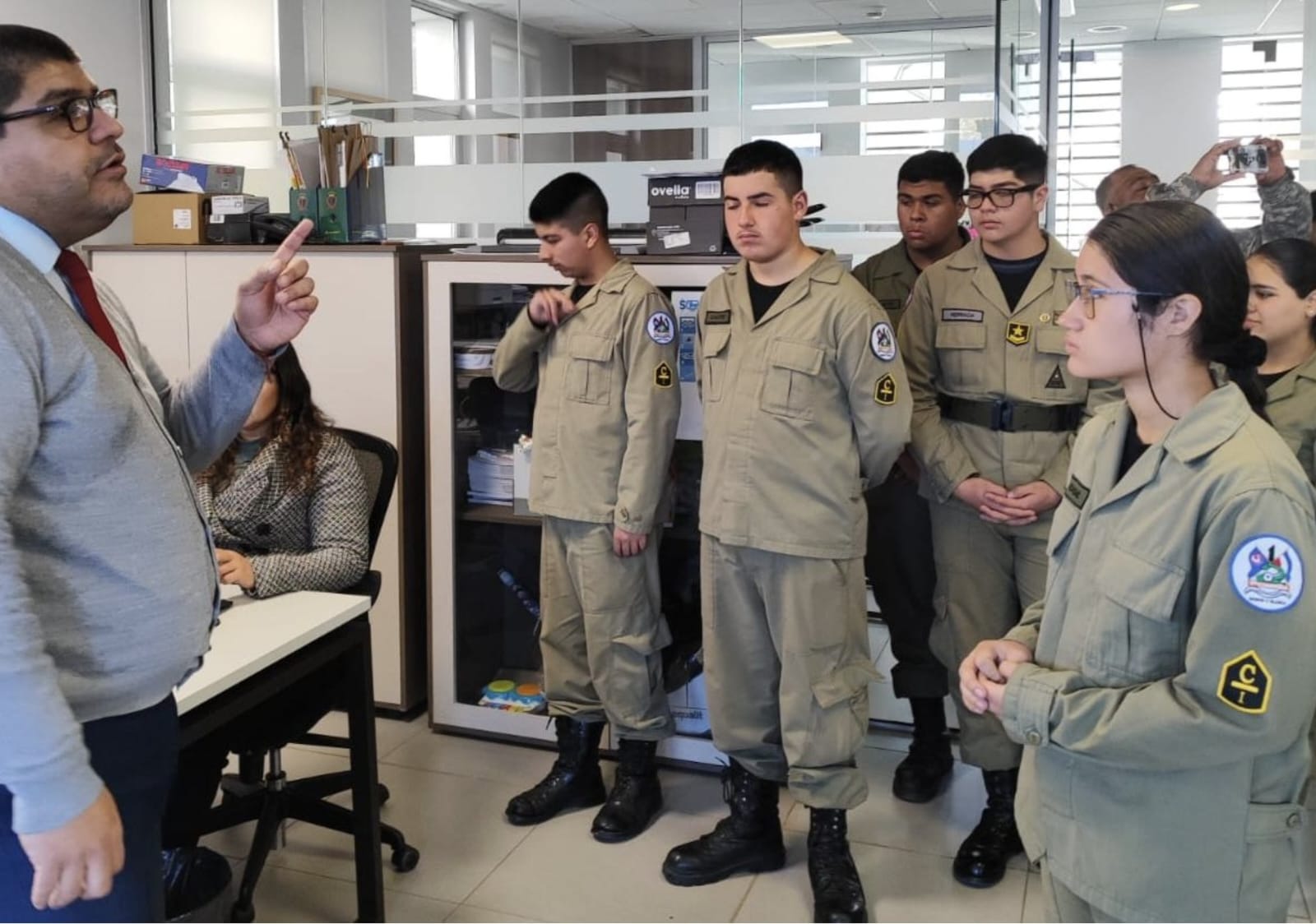 Justicia Abierta: Juzgado de Familia de Talagante recibió a estudiantes del Instituto Premilitar