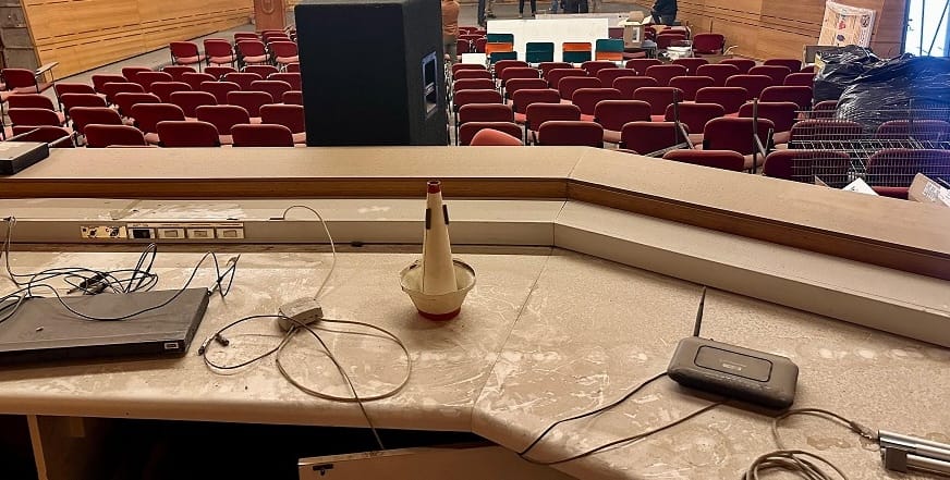 Alcaldesa Gárate anuncia plan para recuperar el deteriorado Auditorio del Profesor