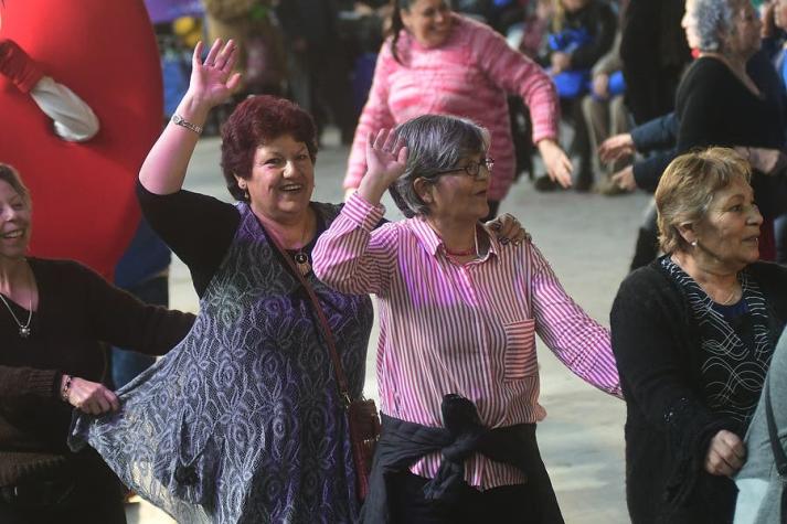 Adultos mayores de Melipilla se preparan para celebrar el tradicional “Pasando Agosto”