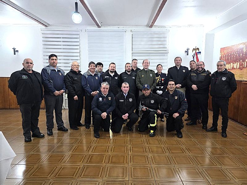 Presidente Nacional de Bomberos visita compañías de Talagante y conoce proyectos locales