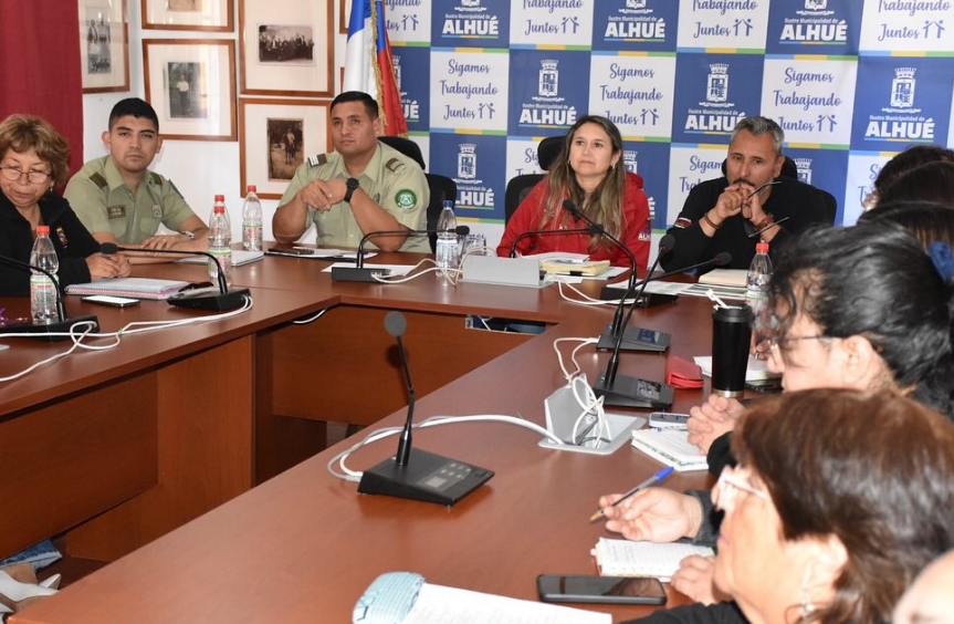 Alhué realizó una nueva sesión del Consejo de Seguridad Comunal con foco en prevención y balance de Fiestas Patrias