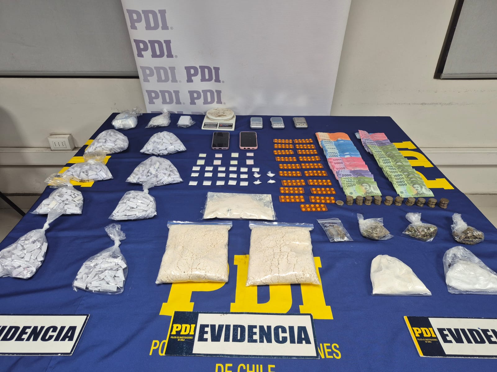 Operativo antidrogas en Peñaflor deja seis detenidos y más de tres kilos de droga incautada