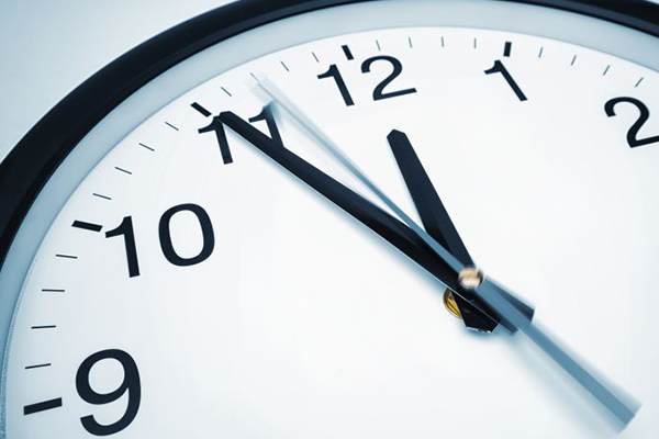 Cambio de hora en Chile: este sábado los relojes se adelantan para entrar al horario de verano