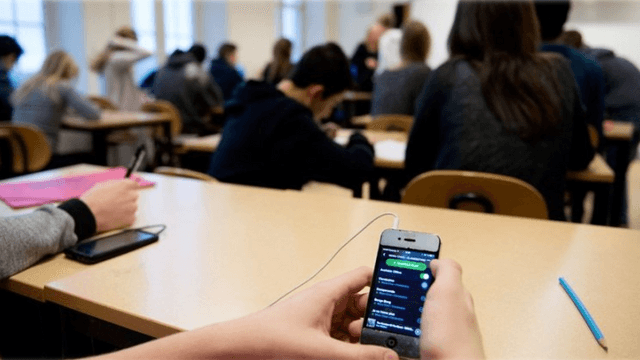 Senado aprueba en general proyecto que regula uso de celulares en colegios
