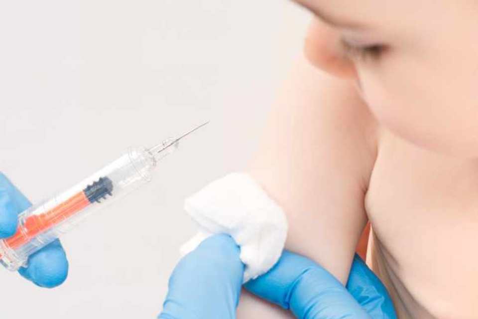 SALUD/ Minsal califica como exitosa la Campaña de Invierno 2025 y destaca segundo año sin muertes por VRS en lactantes