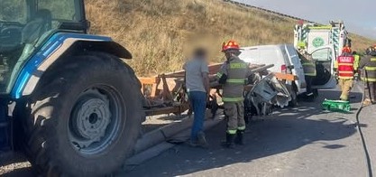 Colisión entre automóvil y tractor deja un lesionado caletera Ruta 78, sector Talagante: conductor del vehículo agrícola se dio a la fuga