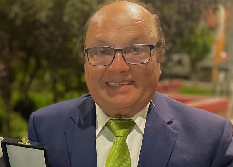 Rolando Cornejo Ortega, músico de Melipilla, fue reconocido a nivel nacional por sus 50 años de trayectoria