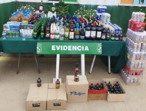Carabineros de Cartagena refuerzan fiscalización y detienen a dos personas por comercio ilegal