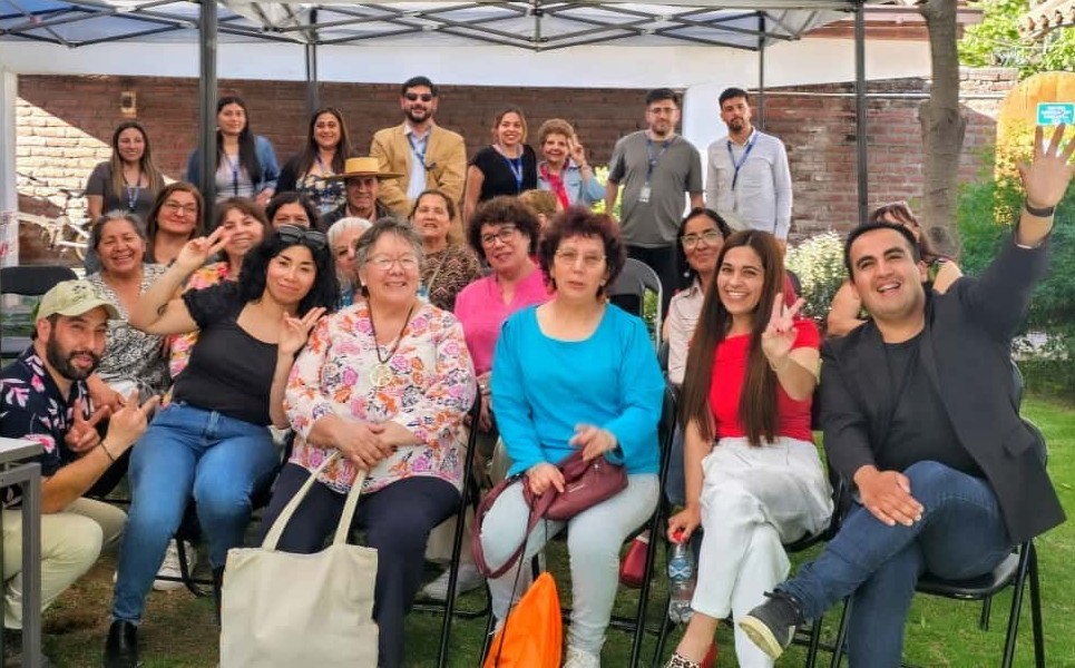 Adultos mayores de Isla de Maipo dieron inicio a proyecto de educación ambiental con talleres prácticos y certificación