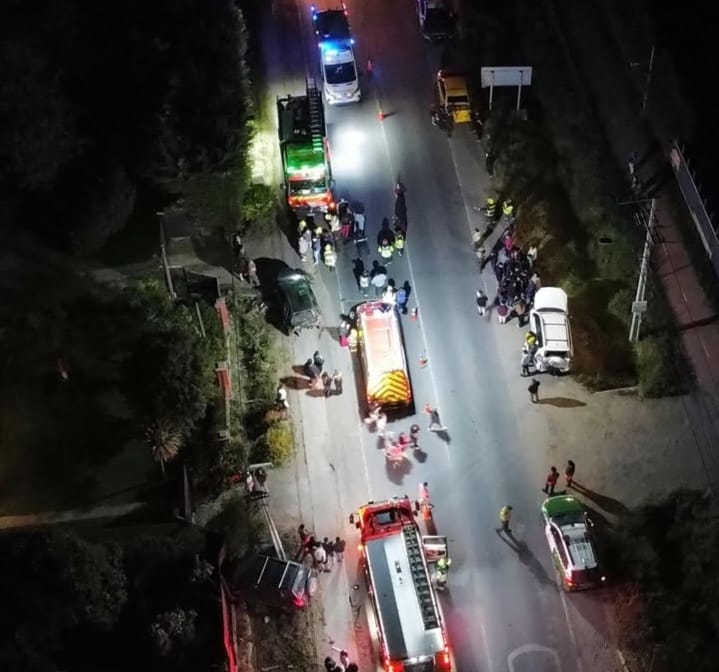 Cinco lesionados y un detenido deja colisión múltiple en la ruta Melipilla–Bollenar