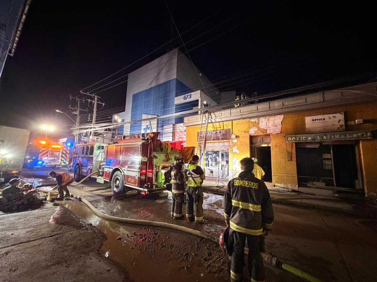 Incendio afectó local comercial en pleno centro de Melipilla
