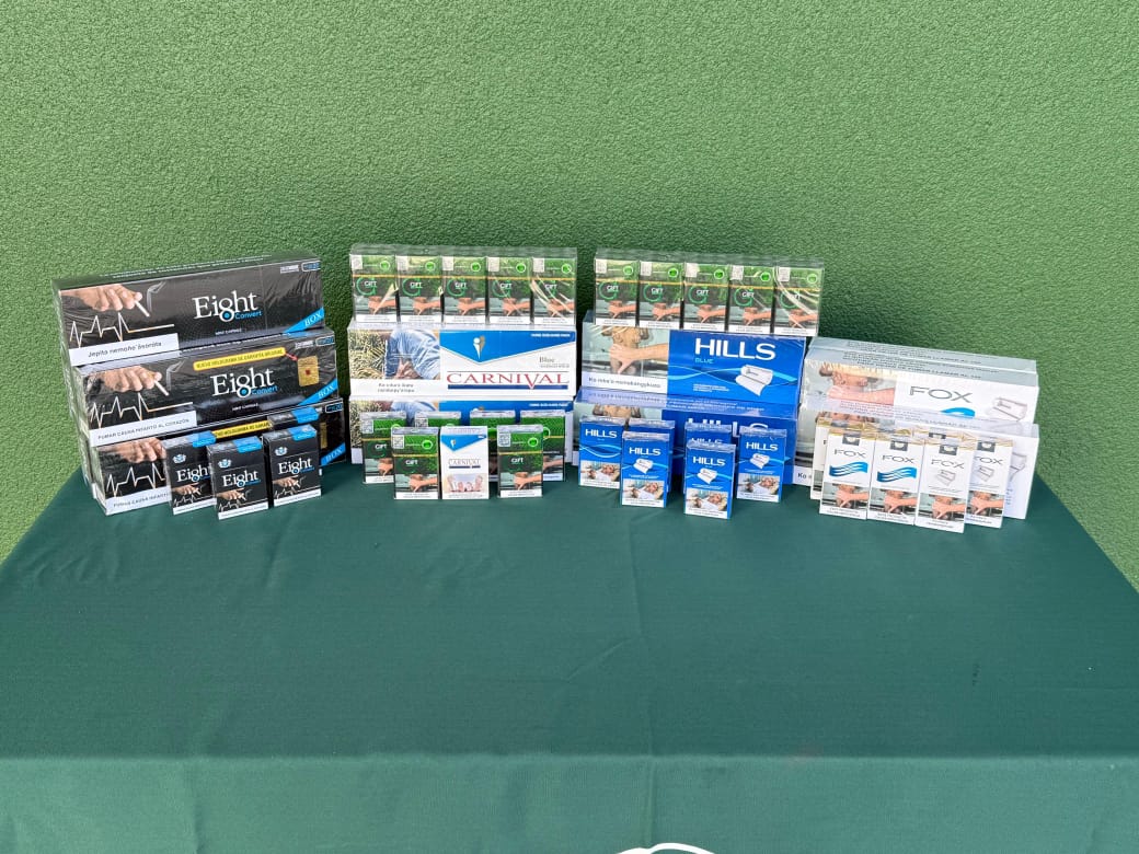 Carabineros detiene a individuo por venta de cigarrillos de contrabando en la feria