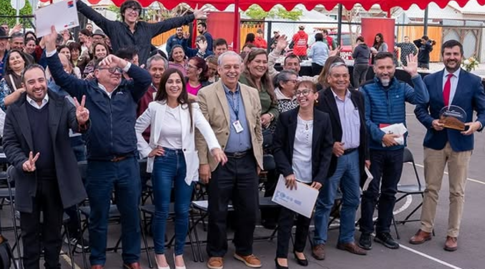 Talagante celebra nuevo avance en vivienda: 75 familias reciben escrituras de sus hogares en Lonquén