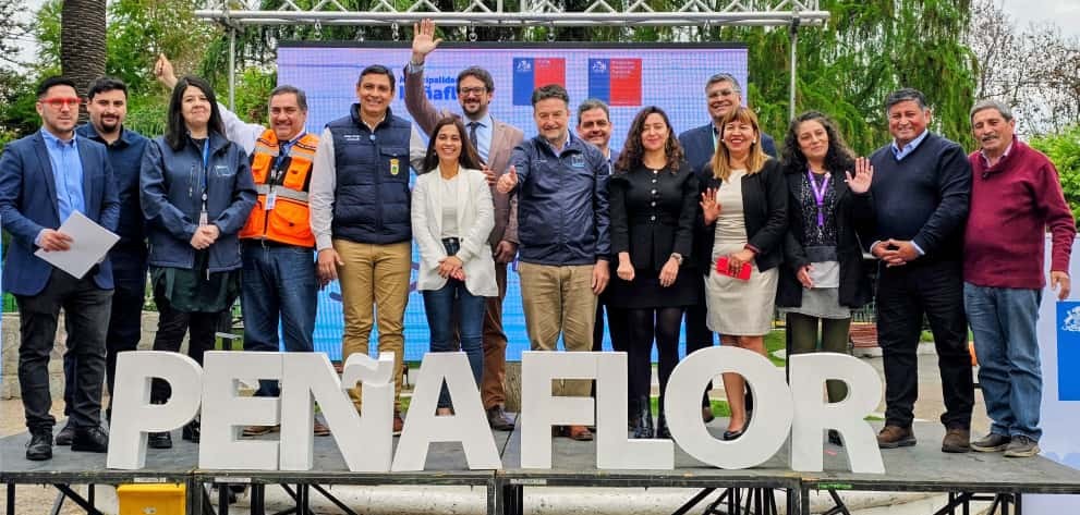 En Peñaflor se celebra la Semana de las Pymes y Cooperativas con feria de más de 100 emprendedores y la presencia de importantes autoridades