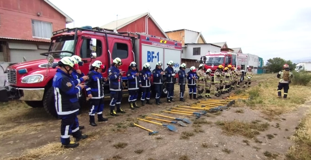 Bomberos de Talagante activan campaña preventiva ante incendios y anuncian iniciativa navideña