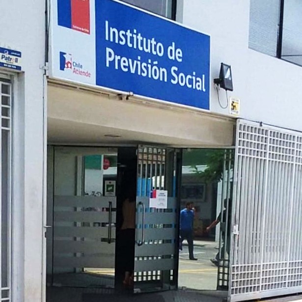 Trabajadores del IPS extienden paro nacional ante falta de acuerdos con Hacienda. Dirigente de Melipilla entrega antecedentes